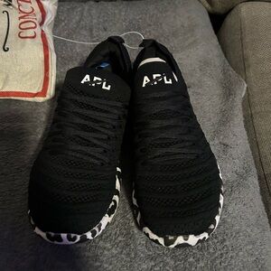 APL Men's TechLoom Wave
Black / Asteroid / Leopard
